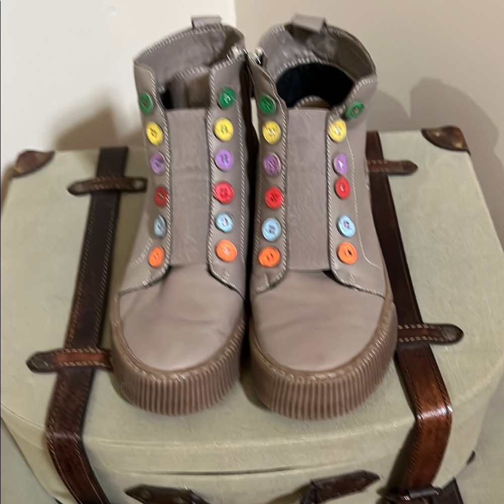 GELATO TINA walking Gray Ankle Boots 
SIZE 39